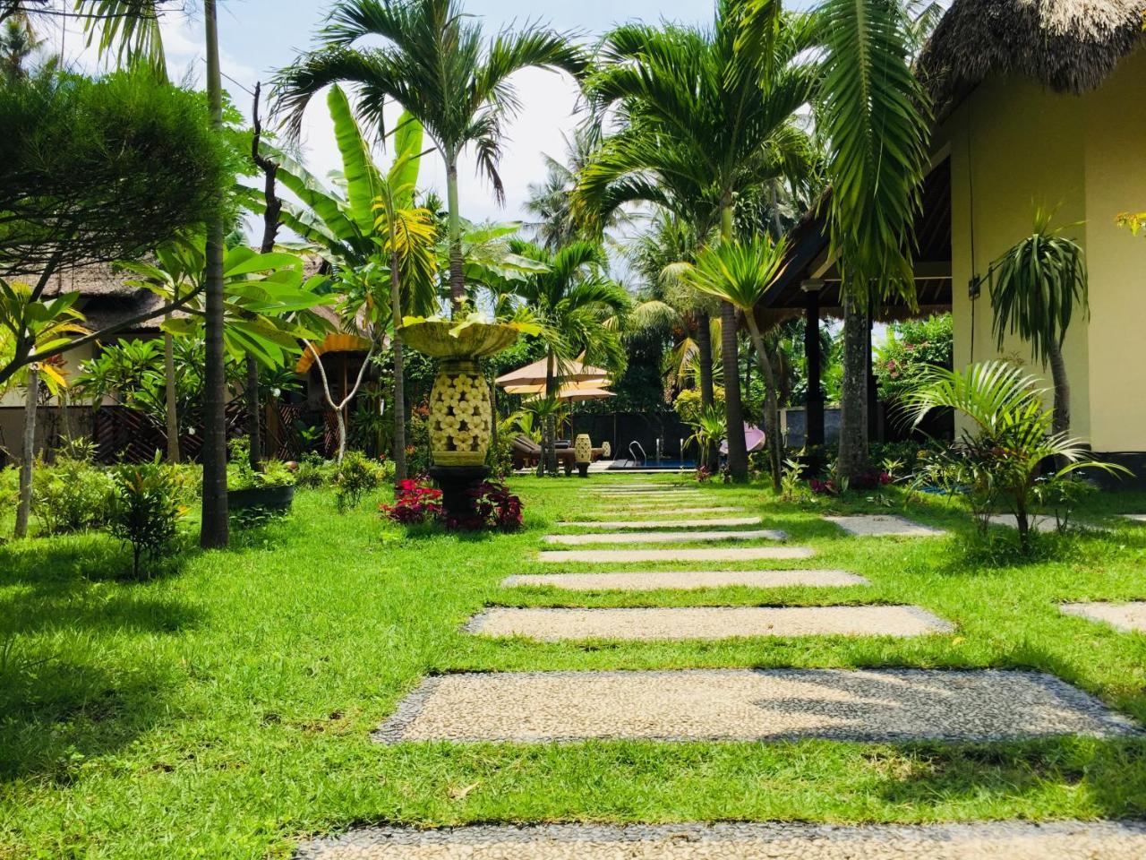 Hotel Mutiara Bali Candidasa Exterior foto