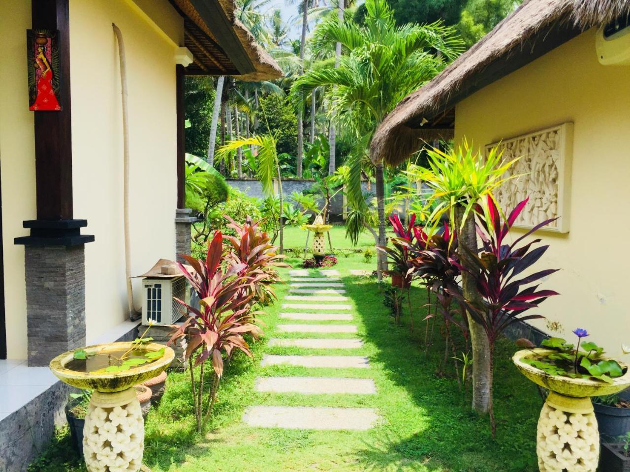 Hotel Mutiara Bali Candidasa Exterior foto